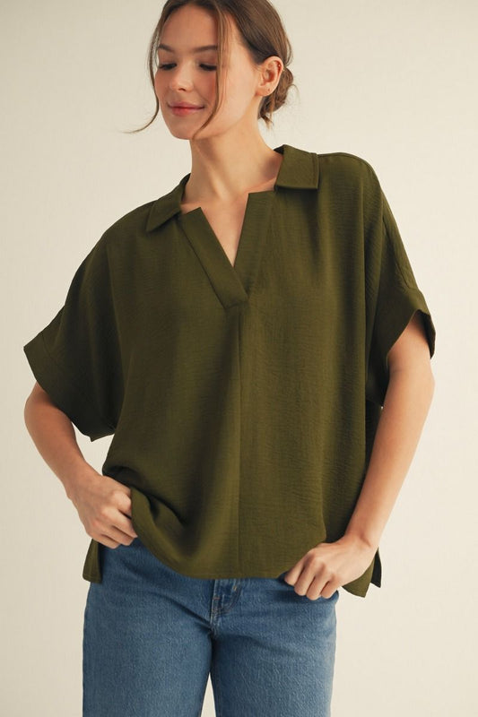 BOXED COLLAR SS OLIVE TOP