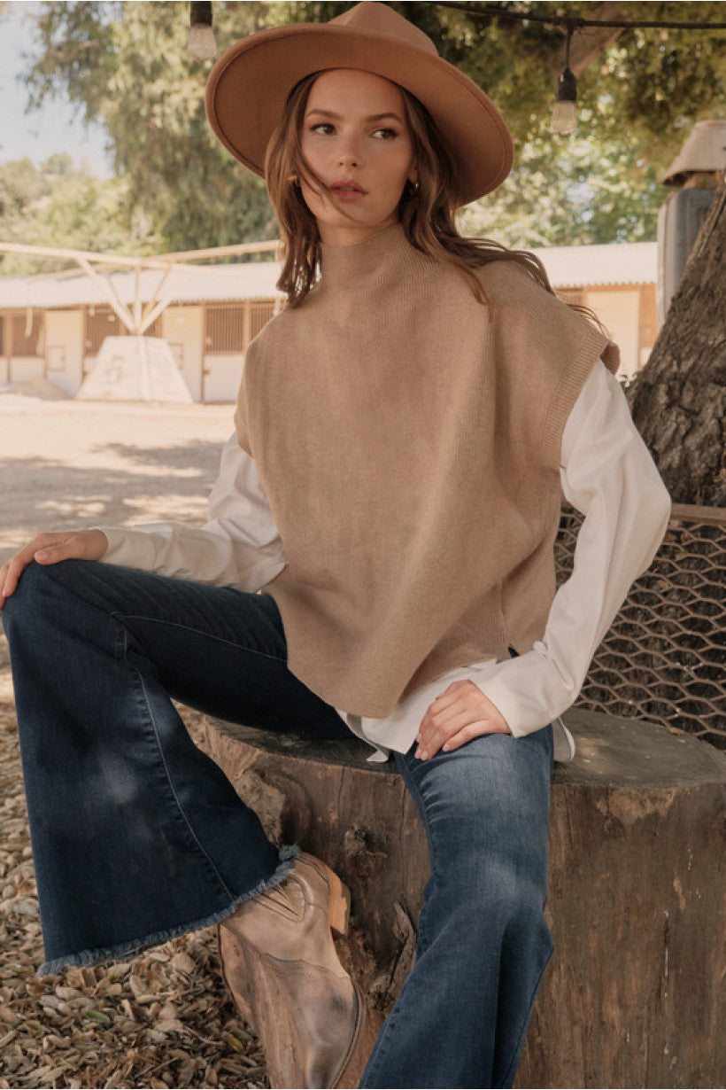 MOCK NECK TAUPE TOP