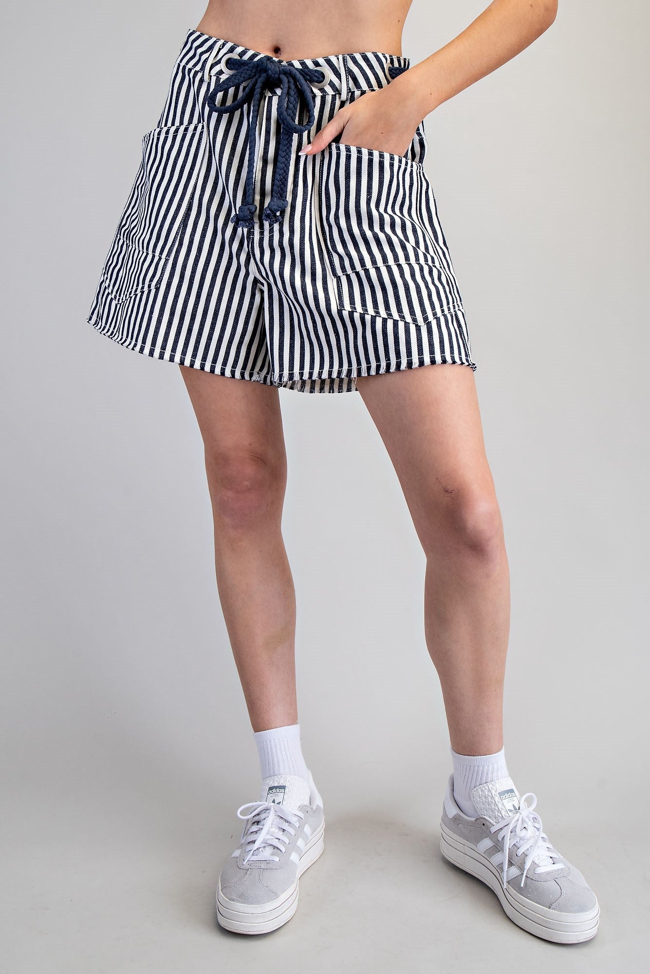 WASHED STRIPE SHORTS