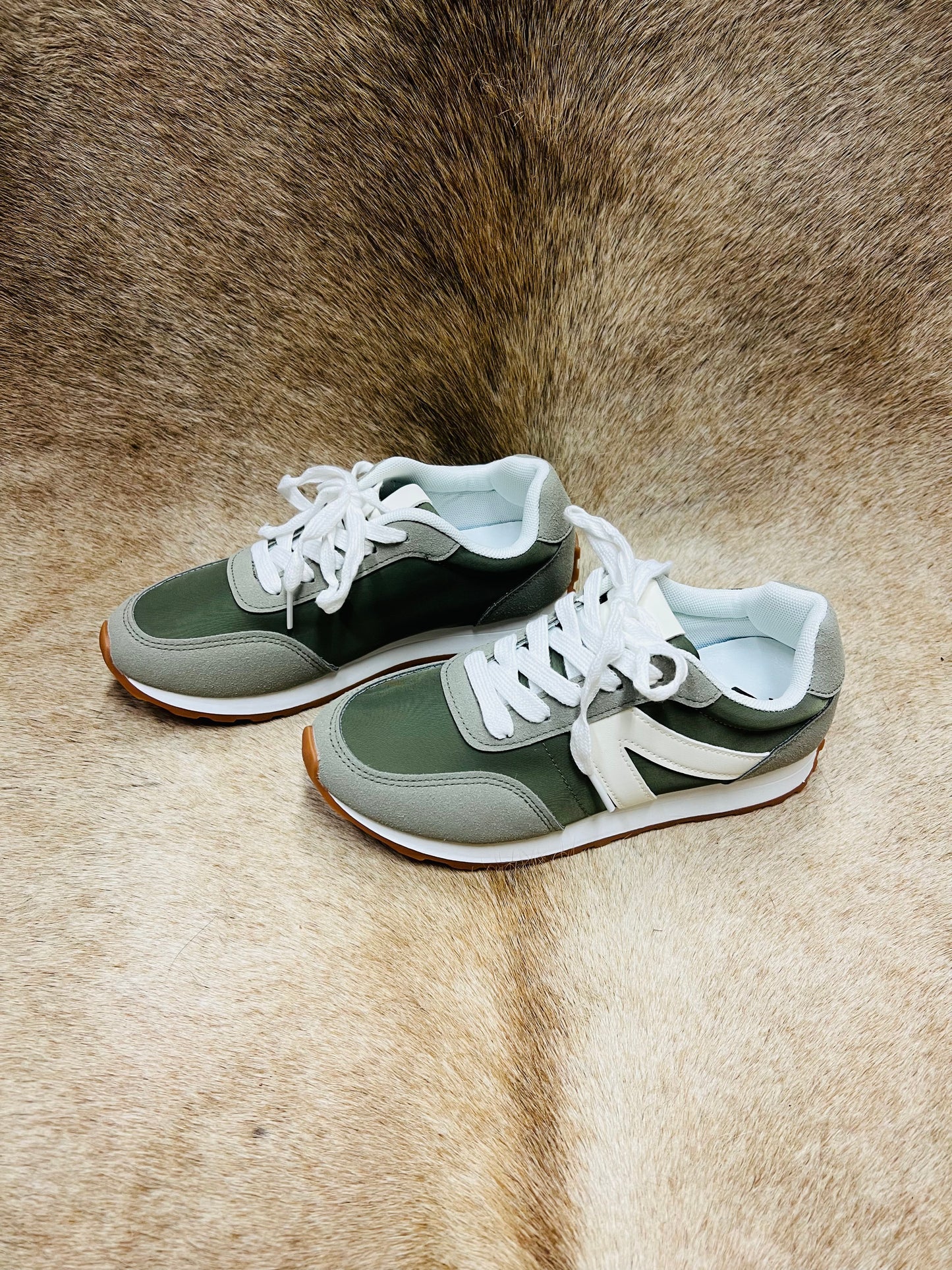 VERY G JOEL OLIVE SNEAKER