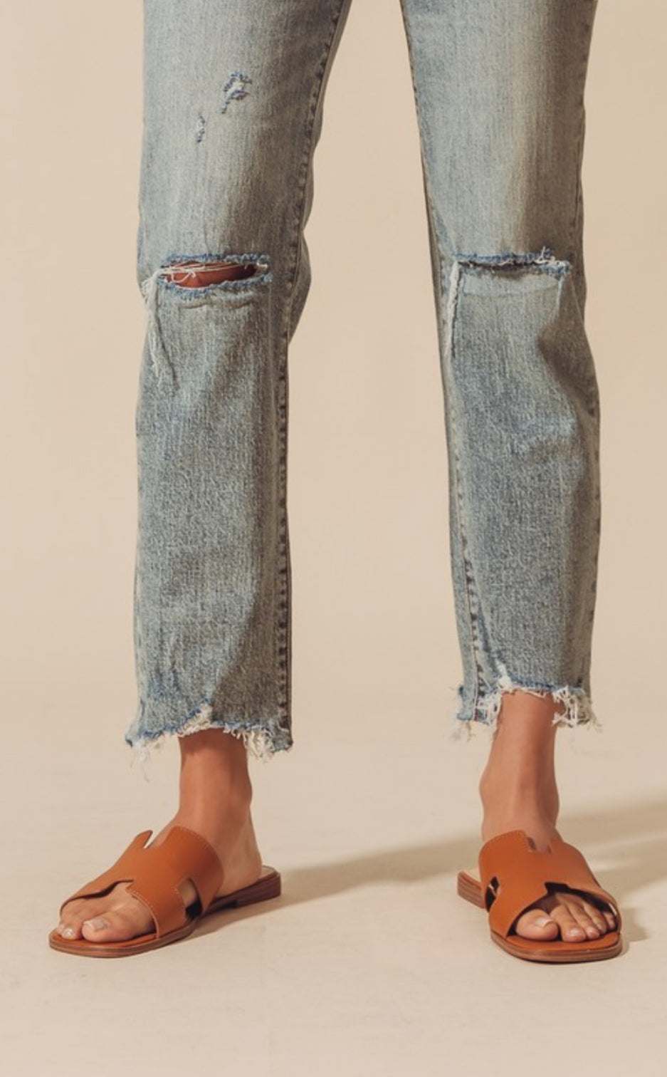 Tapered Raw Hem Jeans