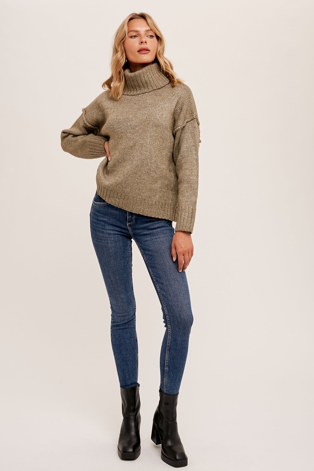 H&T Turtleneck Fringe LS Sweater