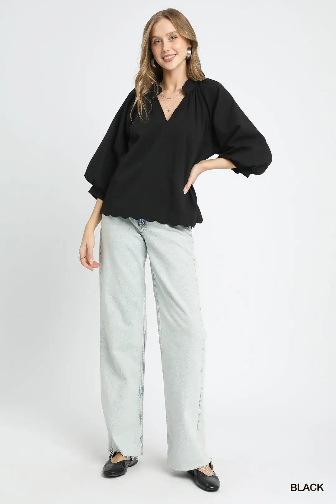 V NECK BLACK SCALLOPED TOP