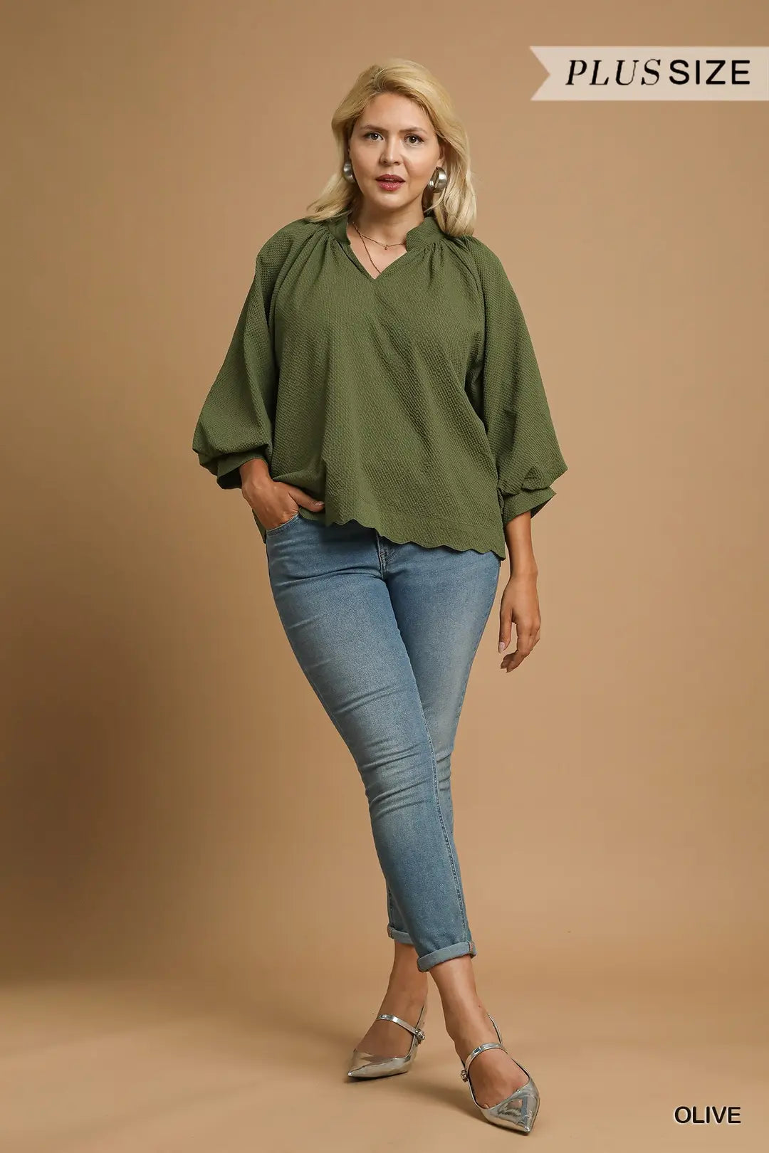 V NECK OLIVE SCALLOPED TOP