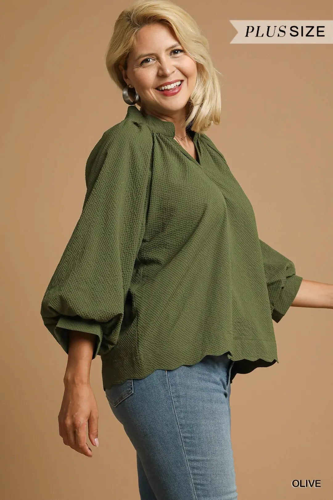 V NECK OLIVE SCALLOPED TOP
