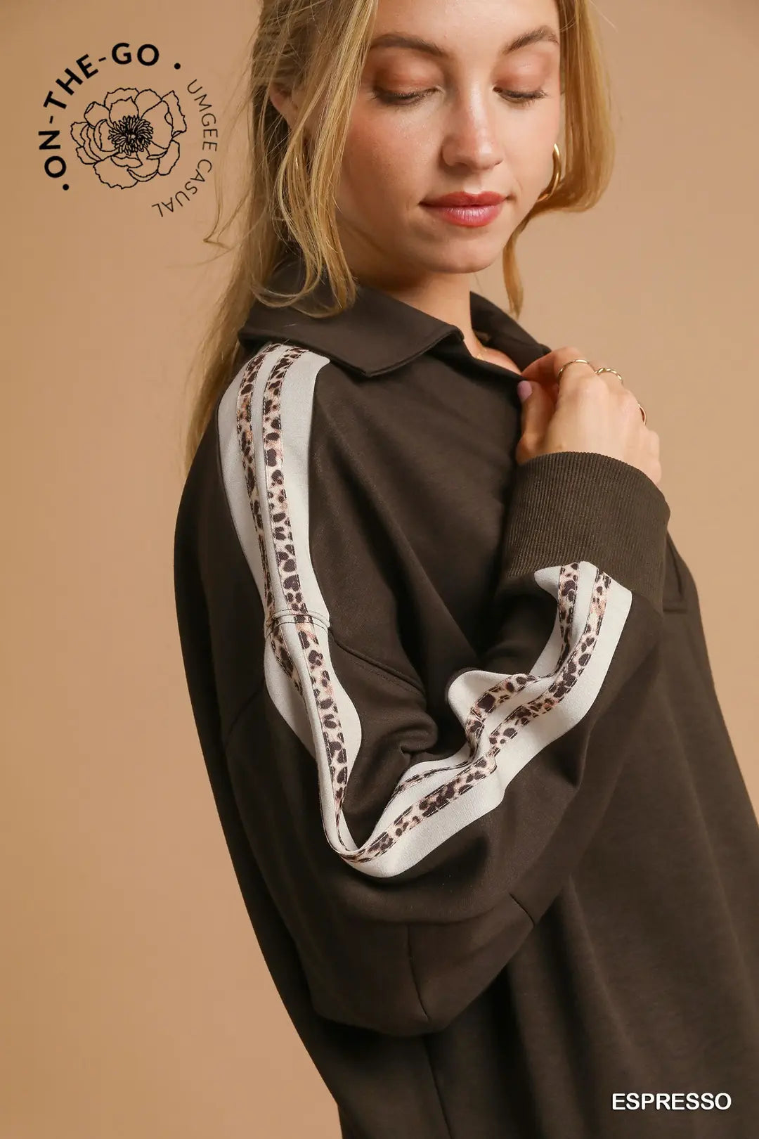COLLARED LEOPARD STRIPE ESPRESSO TOP