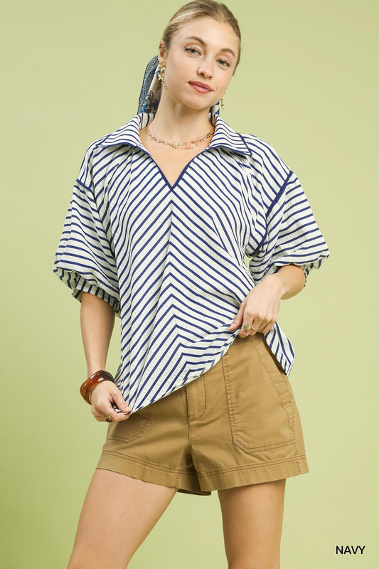 CHEVRON COLLARED NAVY TOP