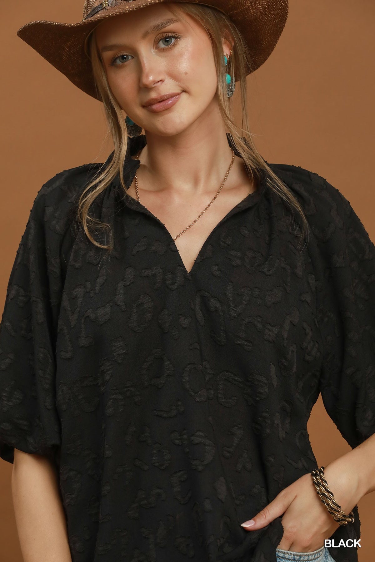 TEXTURED BLACK TOP