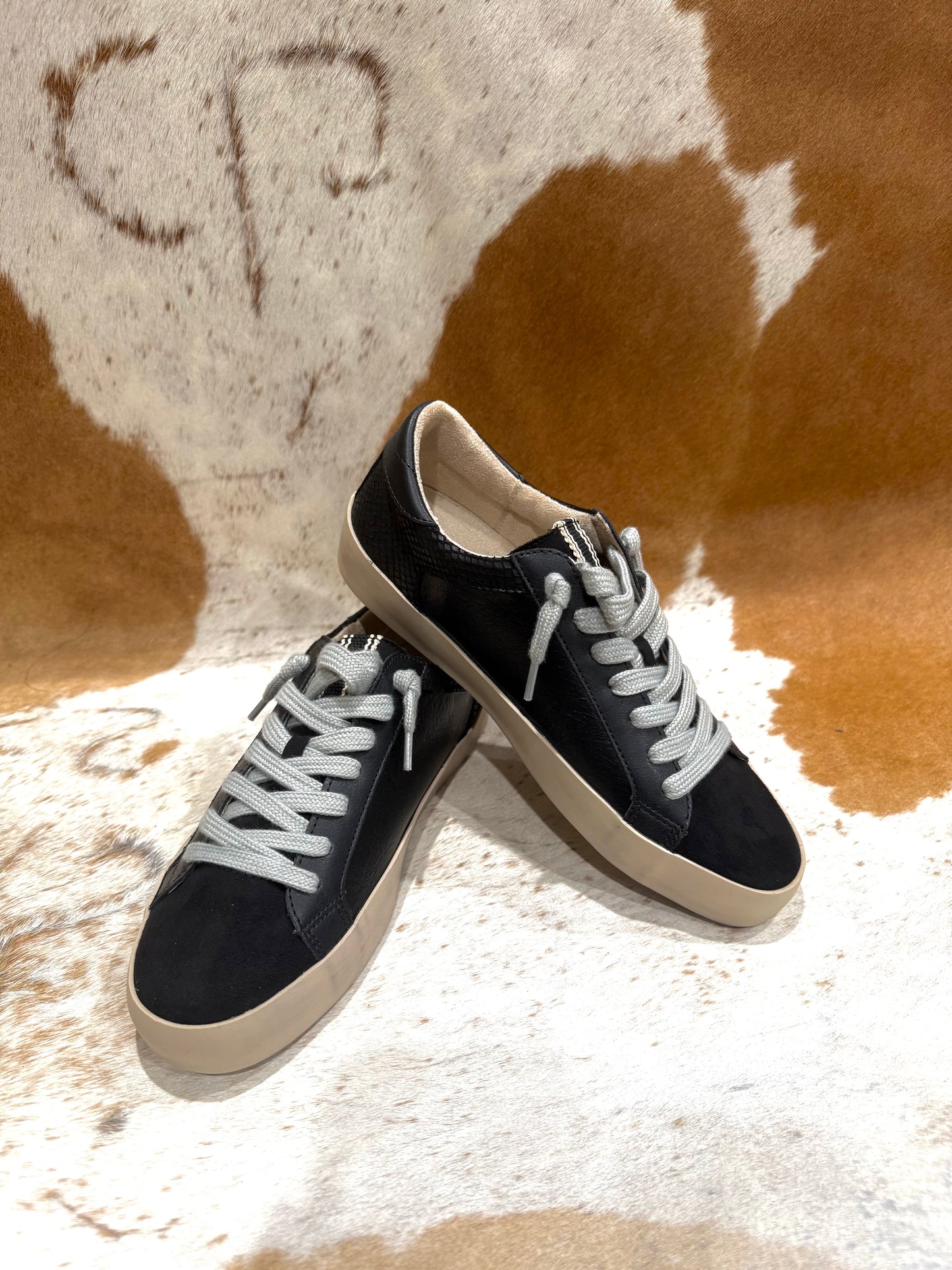 REBEL BLACK SNEAKER