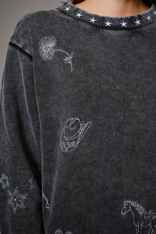 MINERAL WASH WESTERN EMB. SWEATER