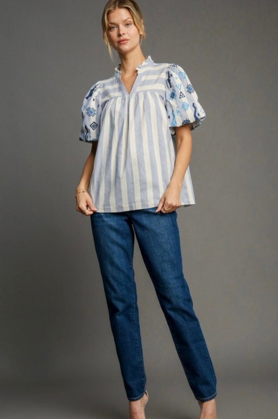 Embroidered Puff Sleeve Top