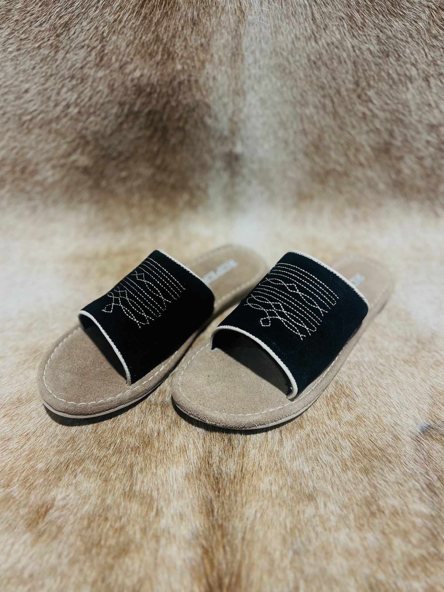 COW SUEDE BLACK SANDAL