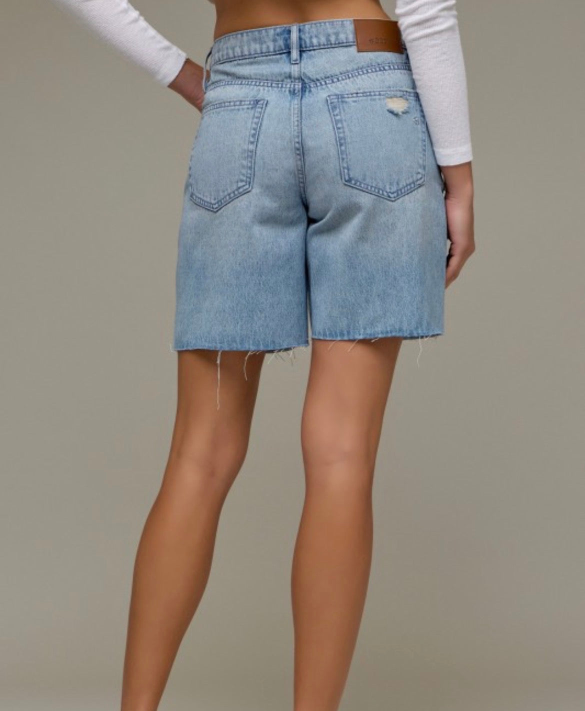 BAGGY MEDIUM LIGHT SHORTS