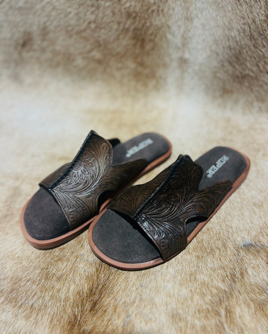 DARK BROWN TOOLED SANDAL