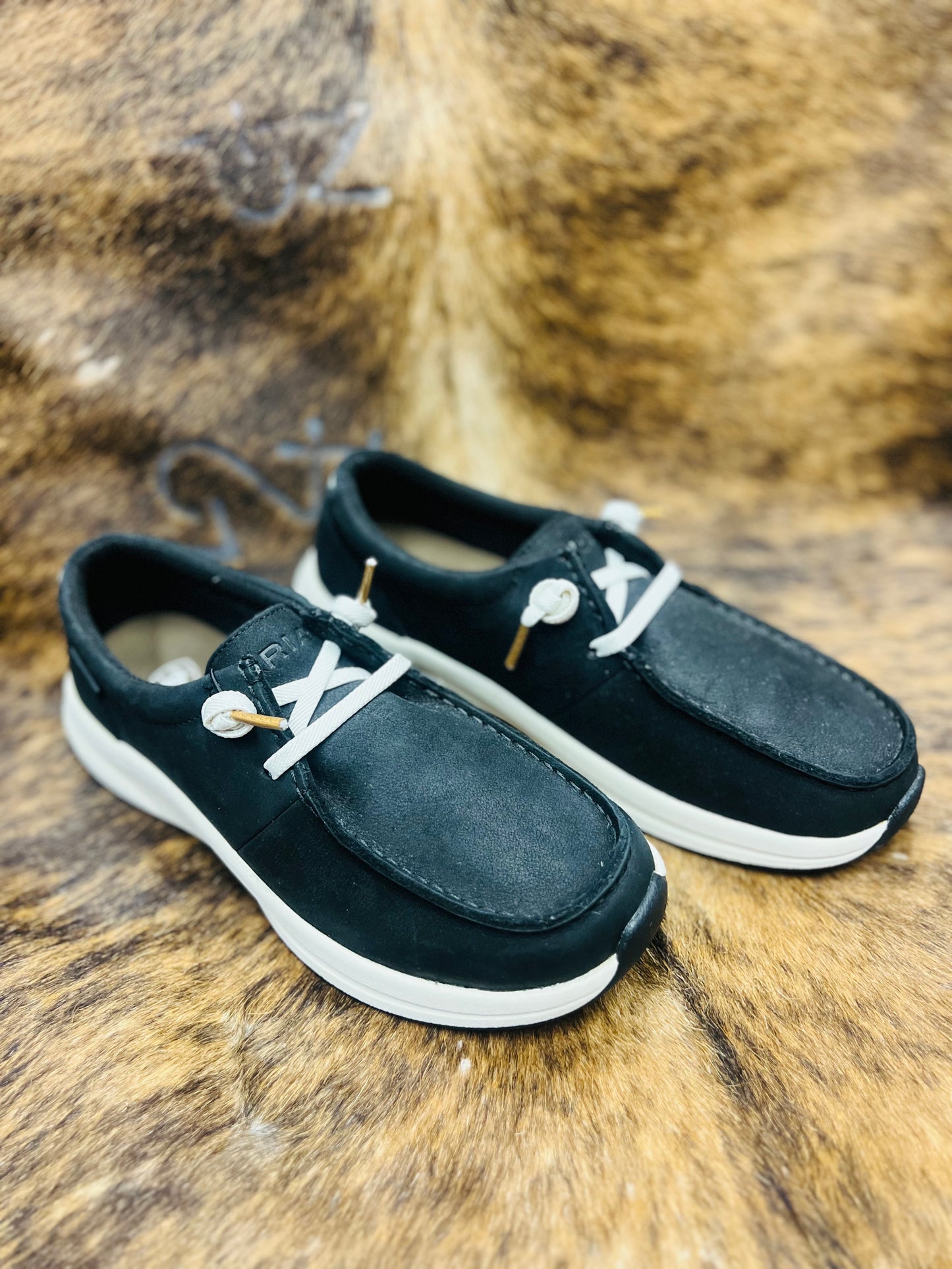 ARIAT WOMENS BUCKEYE H2O HILO