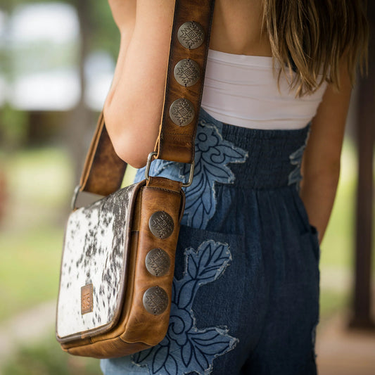 STS VAQUERO CONCHO DELLA CROSSBODY