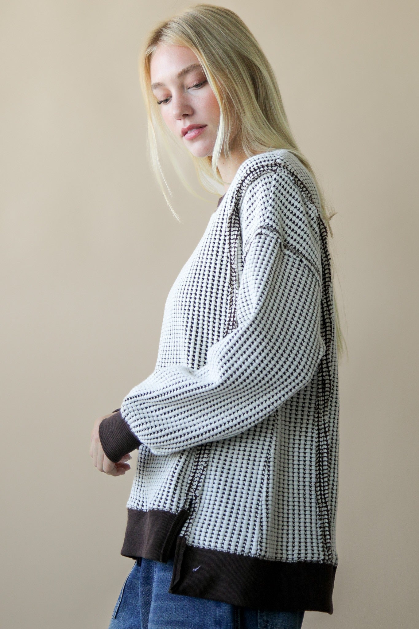 WAFFLE KNIT CHOCOLATE SWEATER