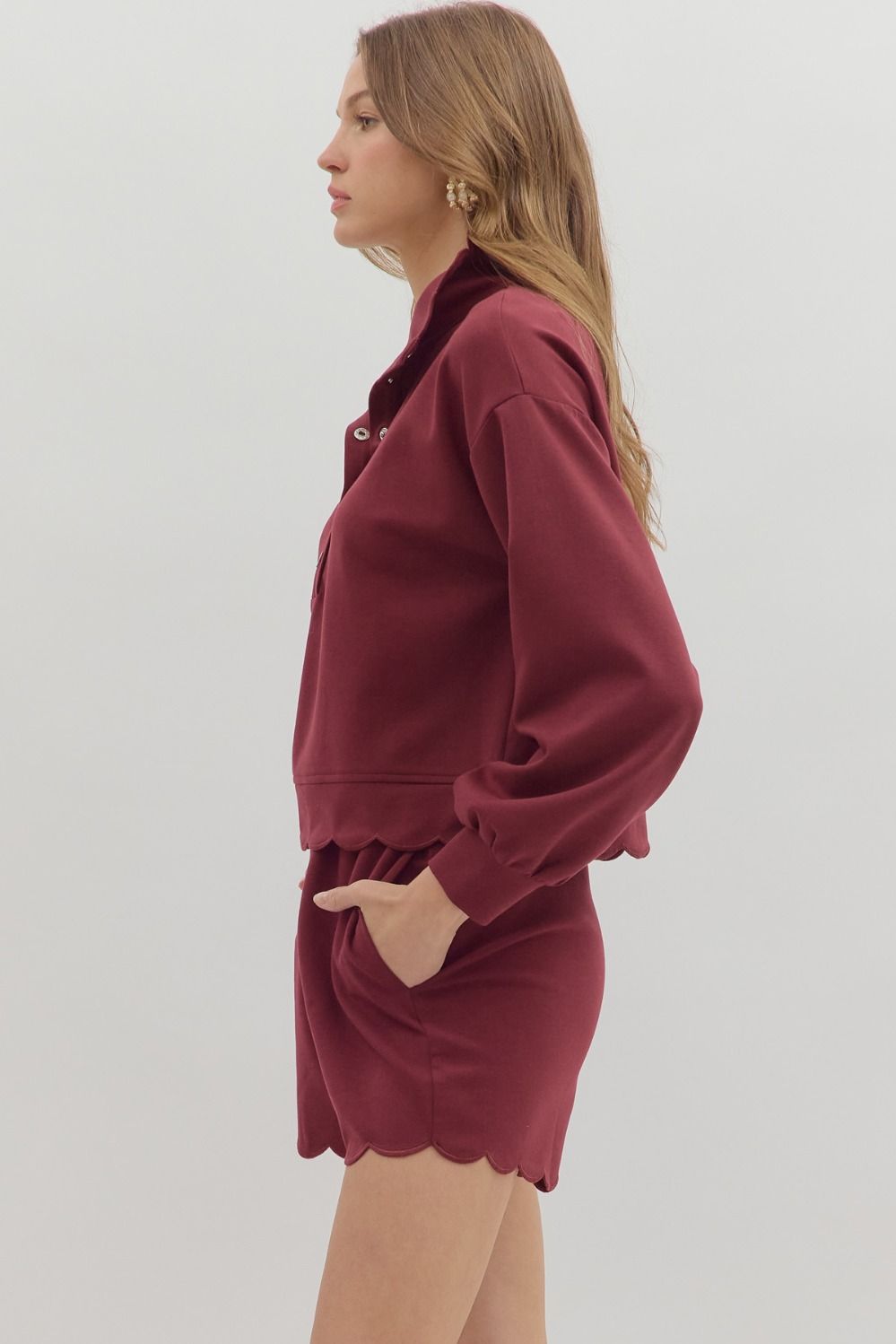 SCALLOP BURGUNDY PULLOVER