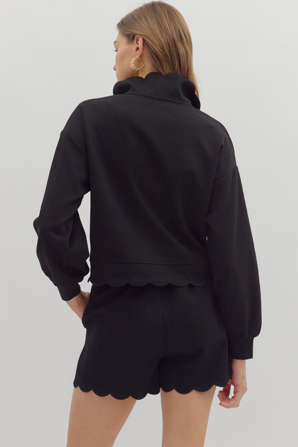 SCALLOP BLACK PULLOVER