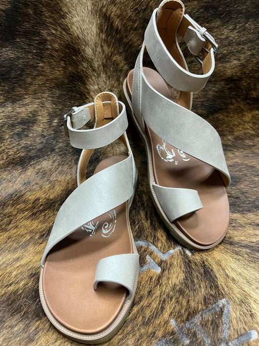 Very G Steffy Metallic Sandal