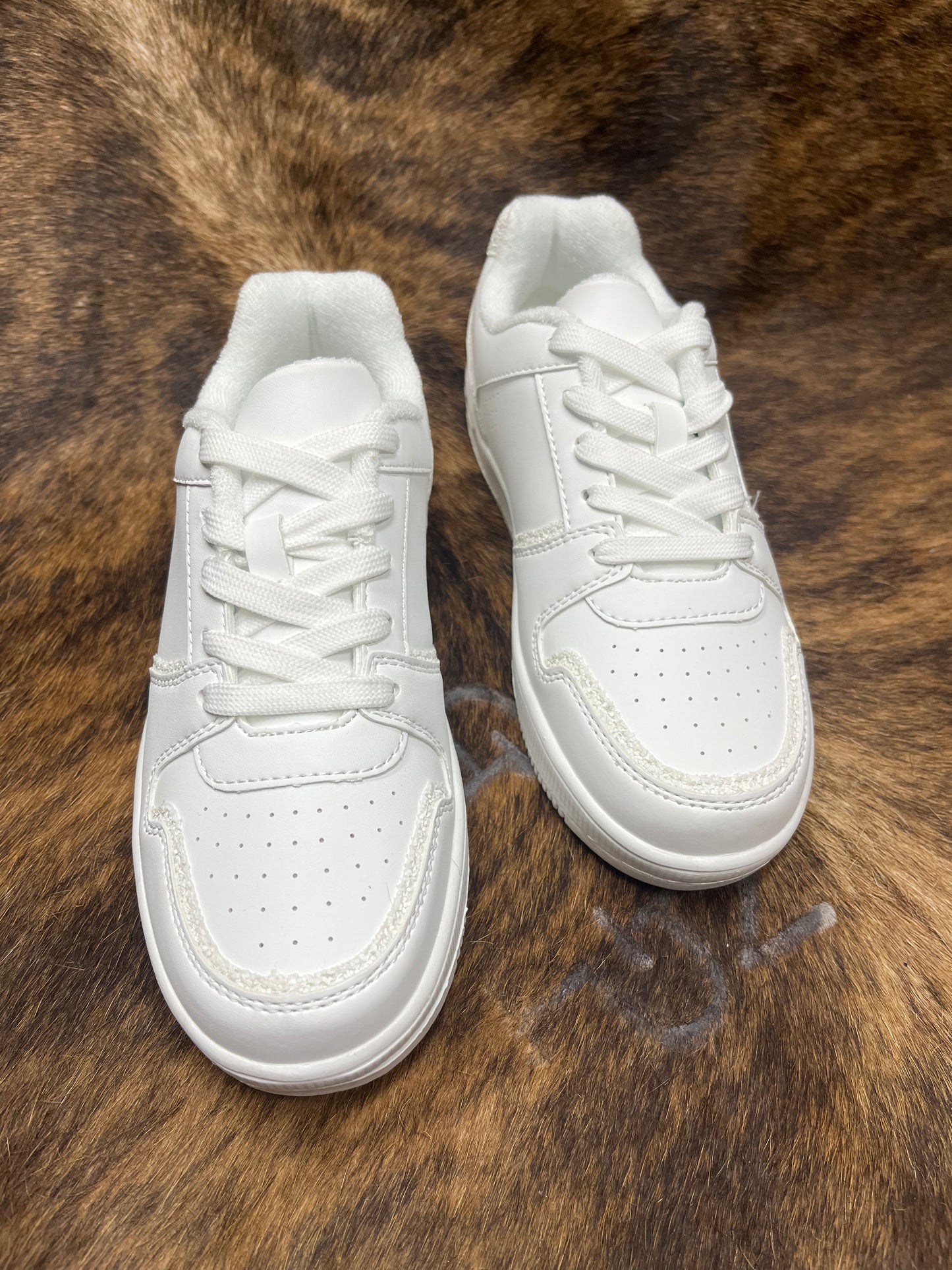 Very G BB Low White Sneakers