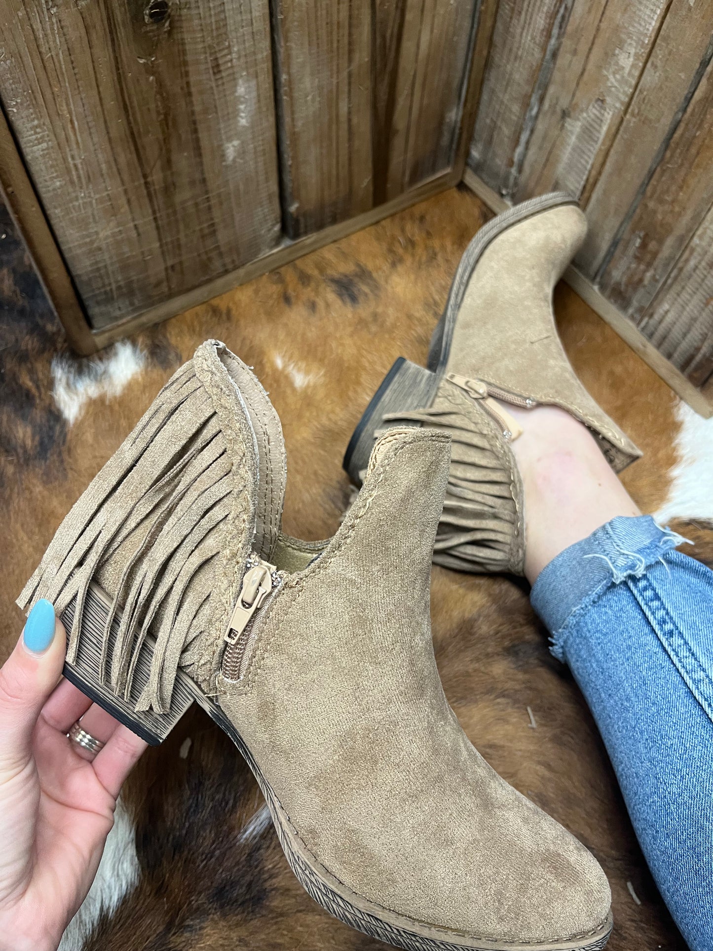 Very G Trio Taupe Boot