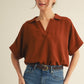 BOXED COLLAR SS MOCHA TOP