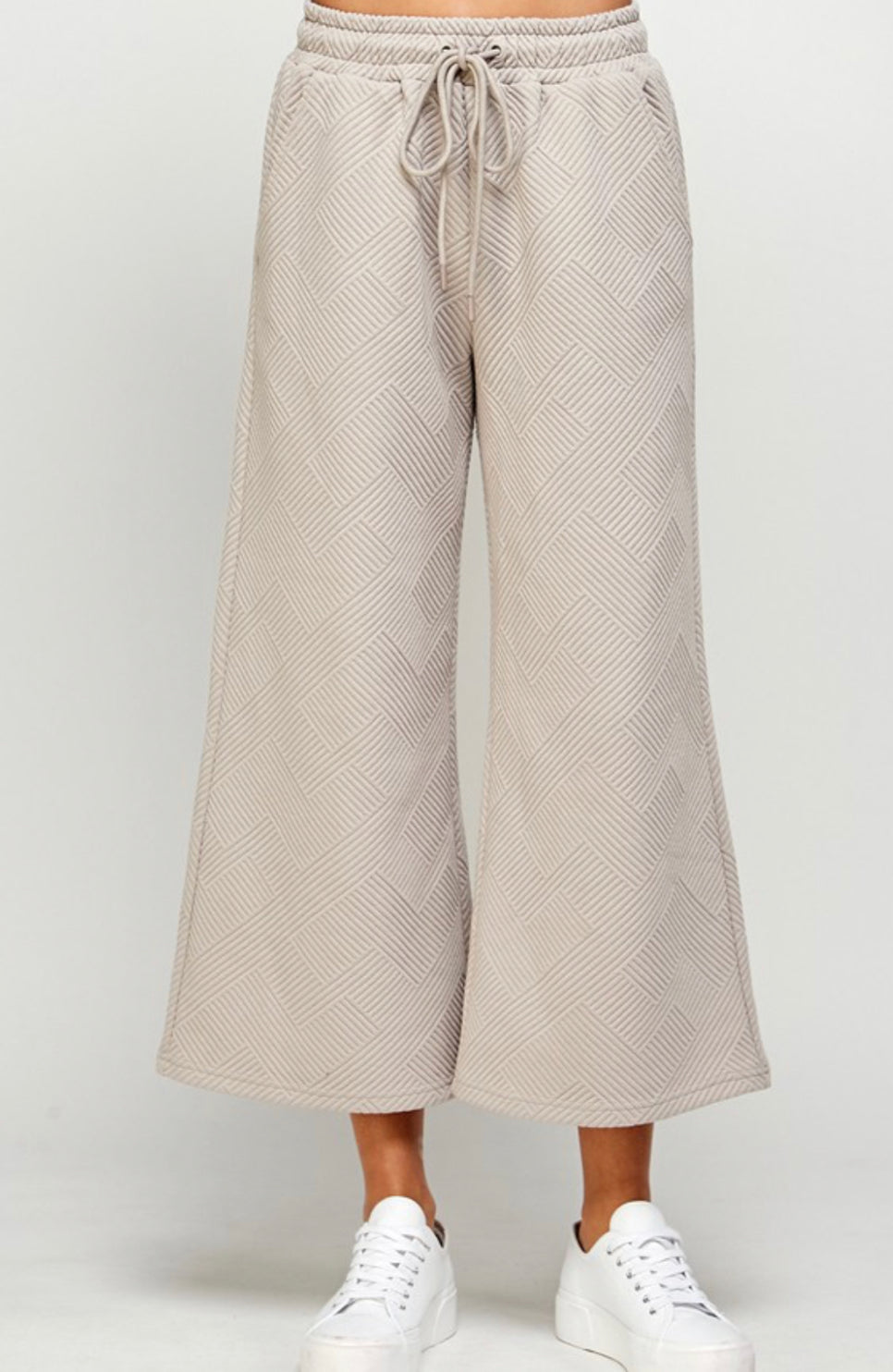 Textured Cropped Wide Oatmeal Pants