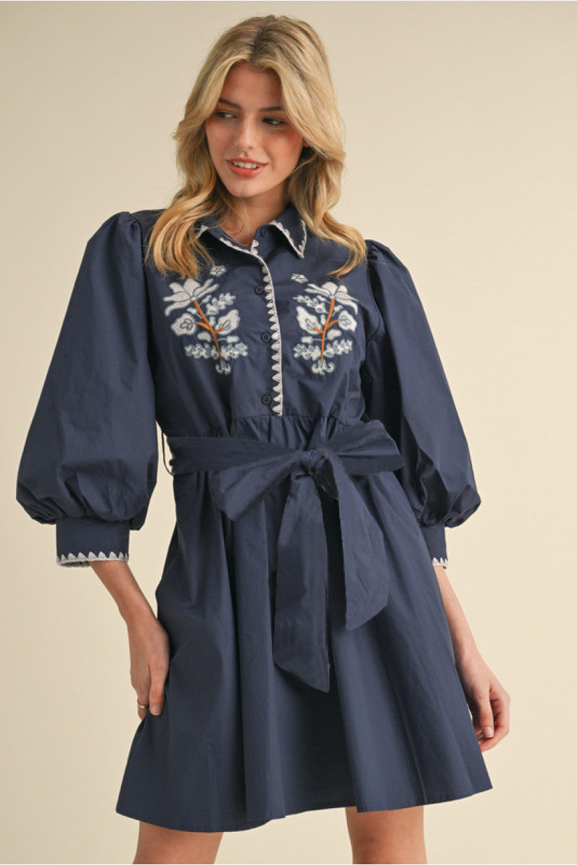 EMBROIDERY TRIM COLLAR DRESS M
