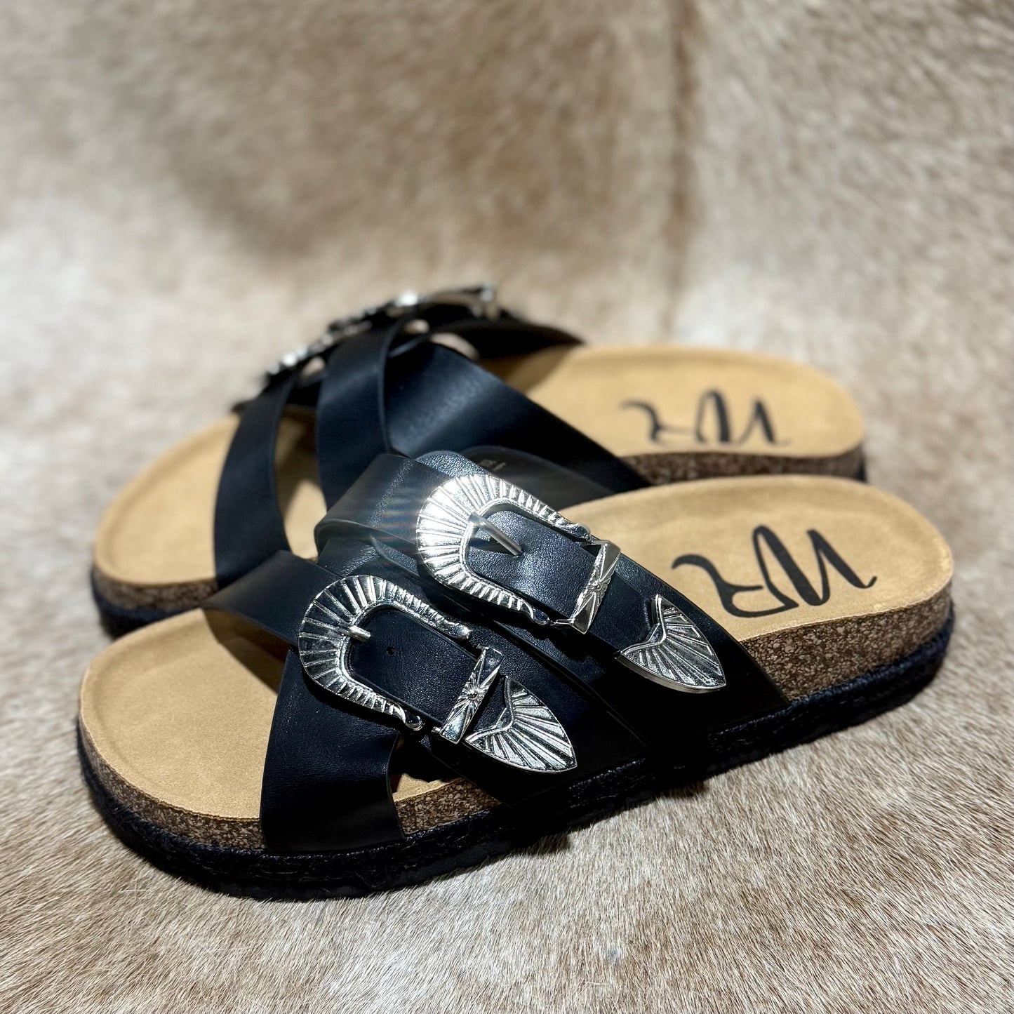 IRIS BUCKLE BLACK SANDAL