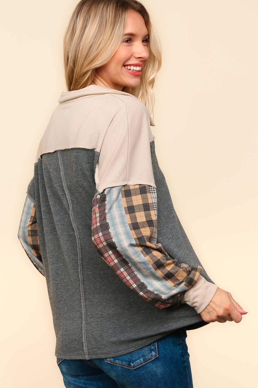 COLLARED PLAID SLEEVE TOP