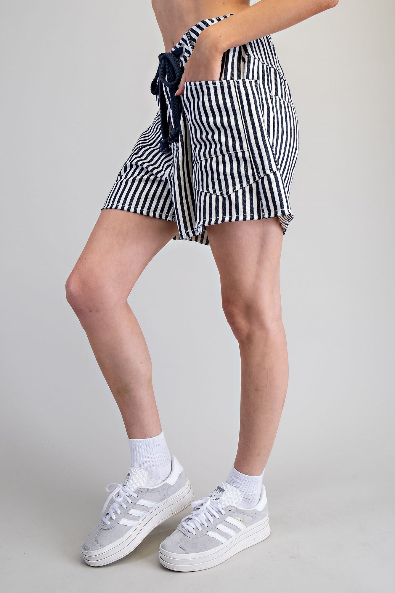 WASHED STRIPE SHORTS