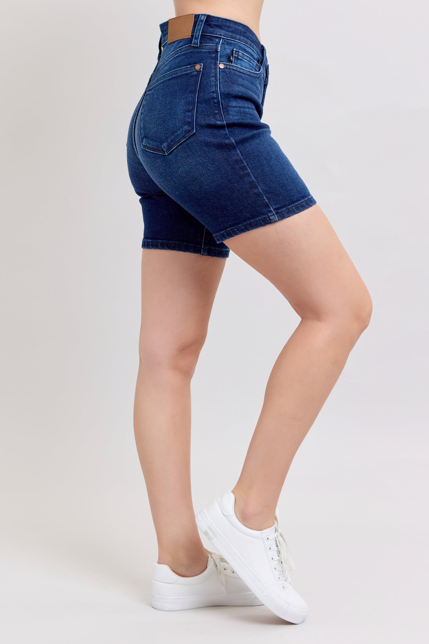 HW V-FRONT BERMURDA SHORTS