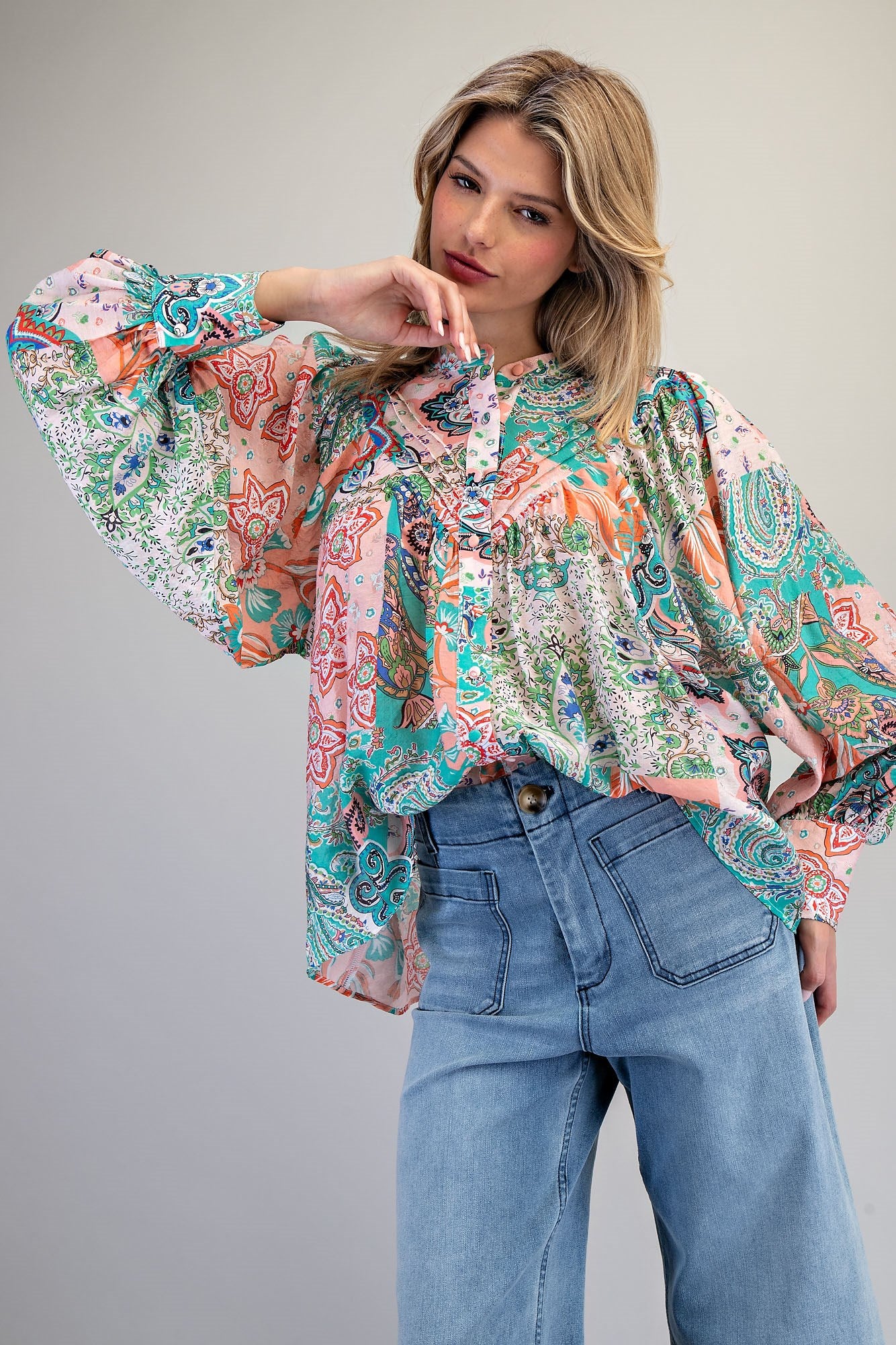 FLORAL APRICOT BUTTON DOWN