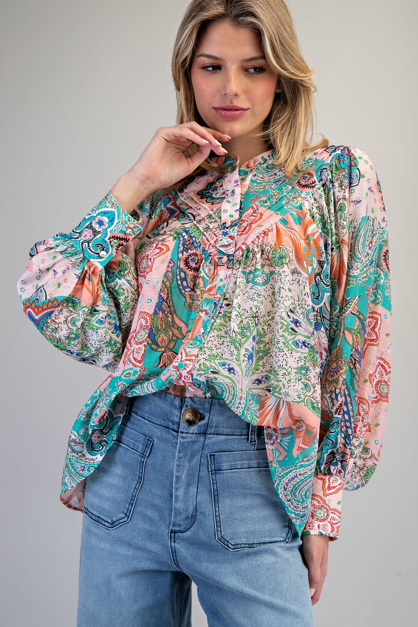 FLORAL APRICOT BUTTON DOWN