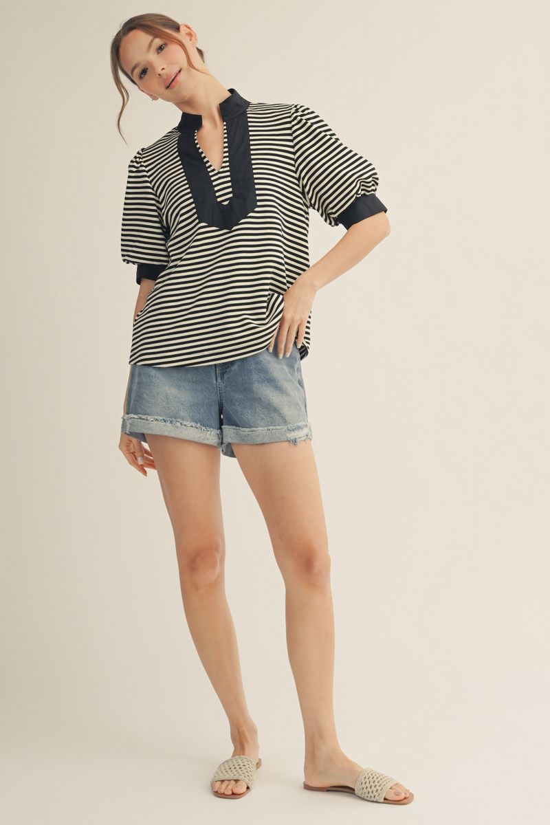 BLACK PUFF SLEEVE TOP