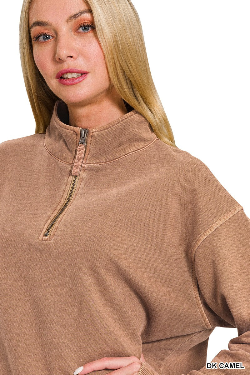 HALF ZIP DARK CAMEL TOP