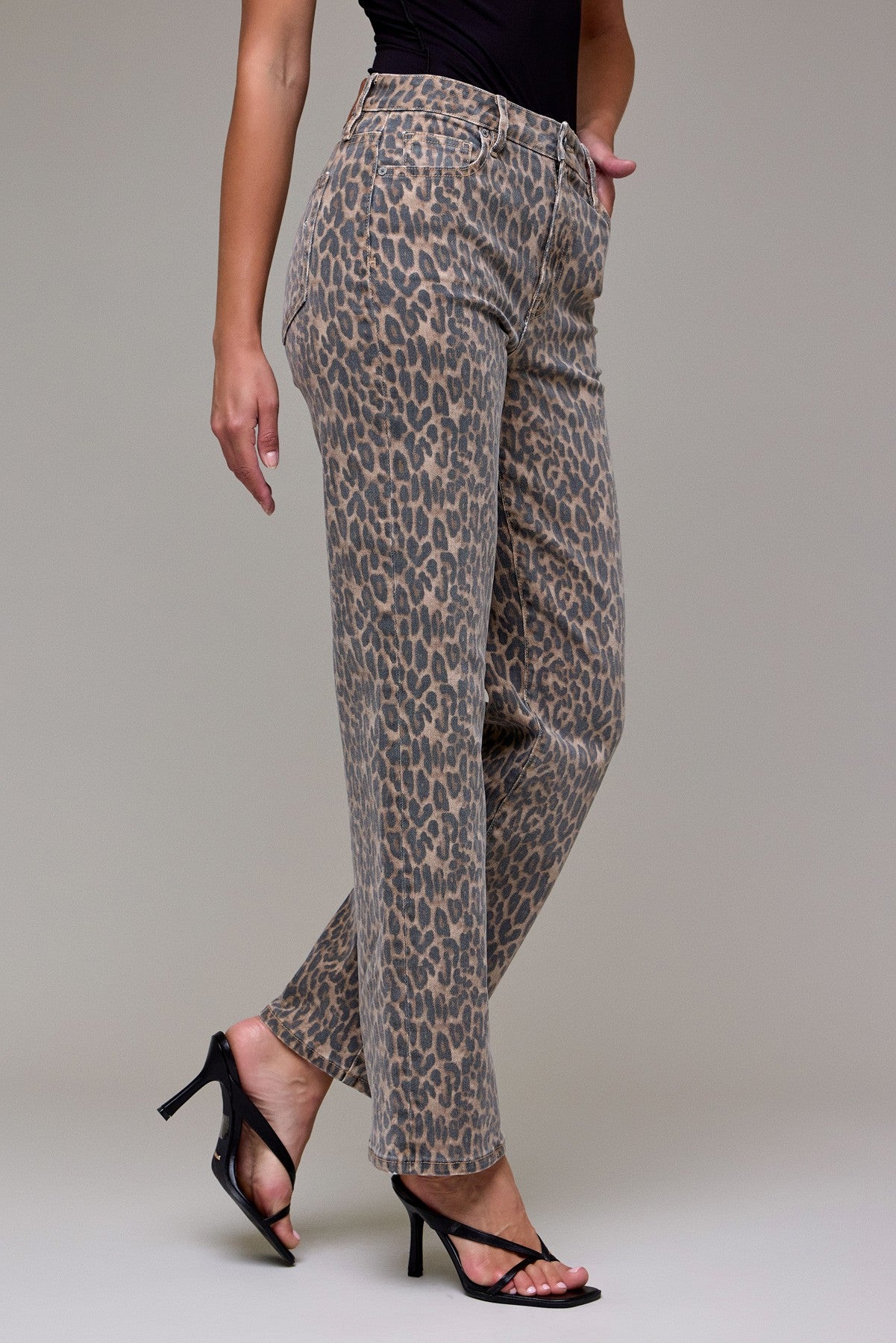 HI-RISE CHEETAH STRAIGHT JEAN