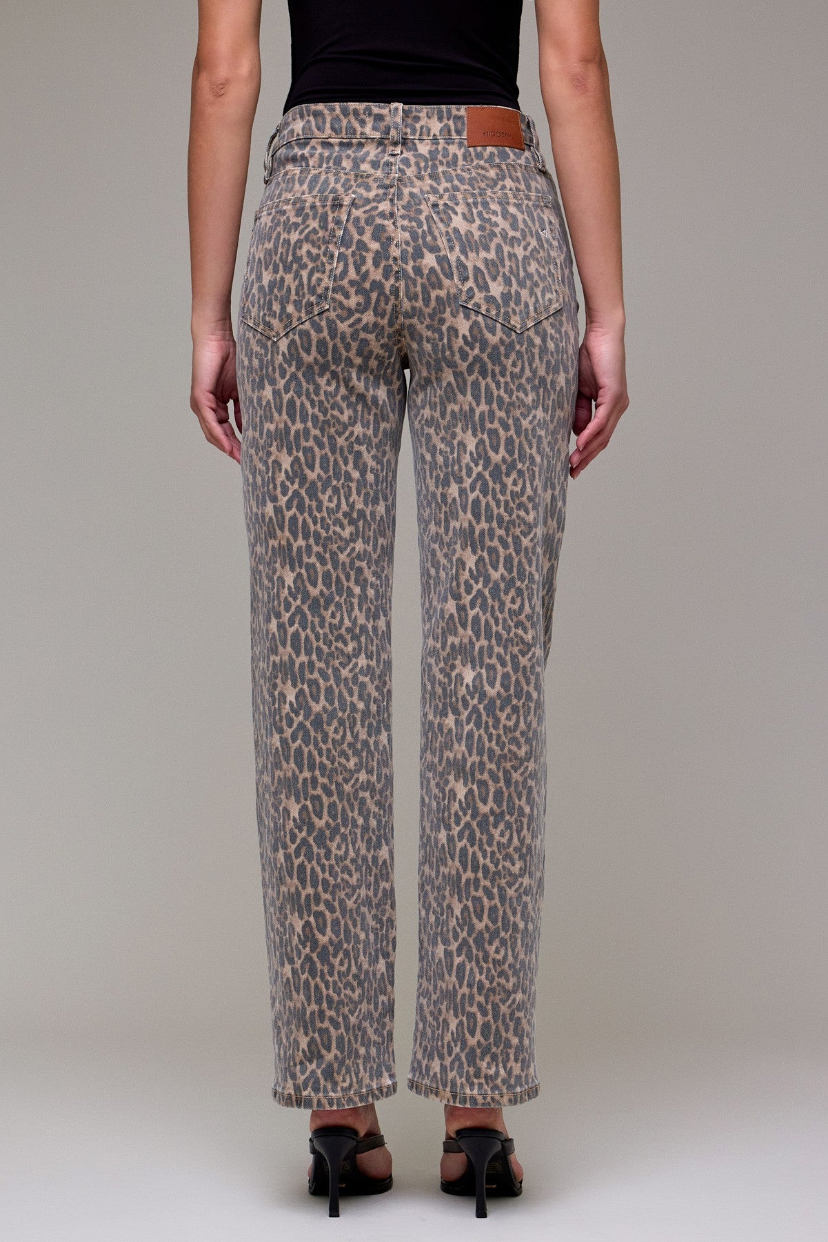 HI-RISE CHEETAH STRAIGHT JEAN
