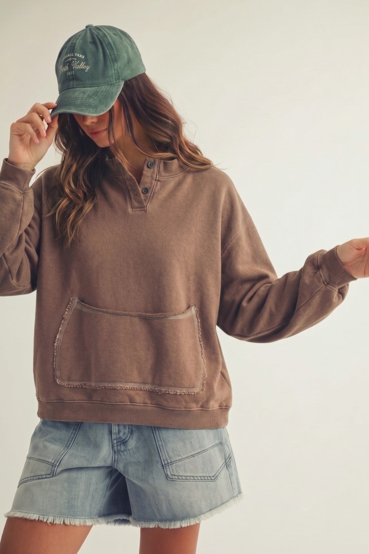 FRONT POCKET MOCHA SWTR