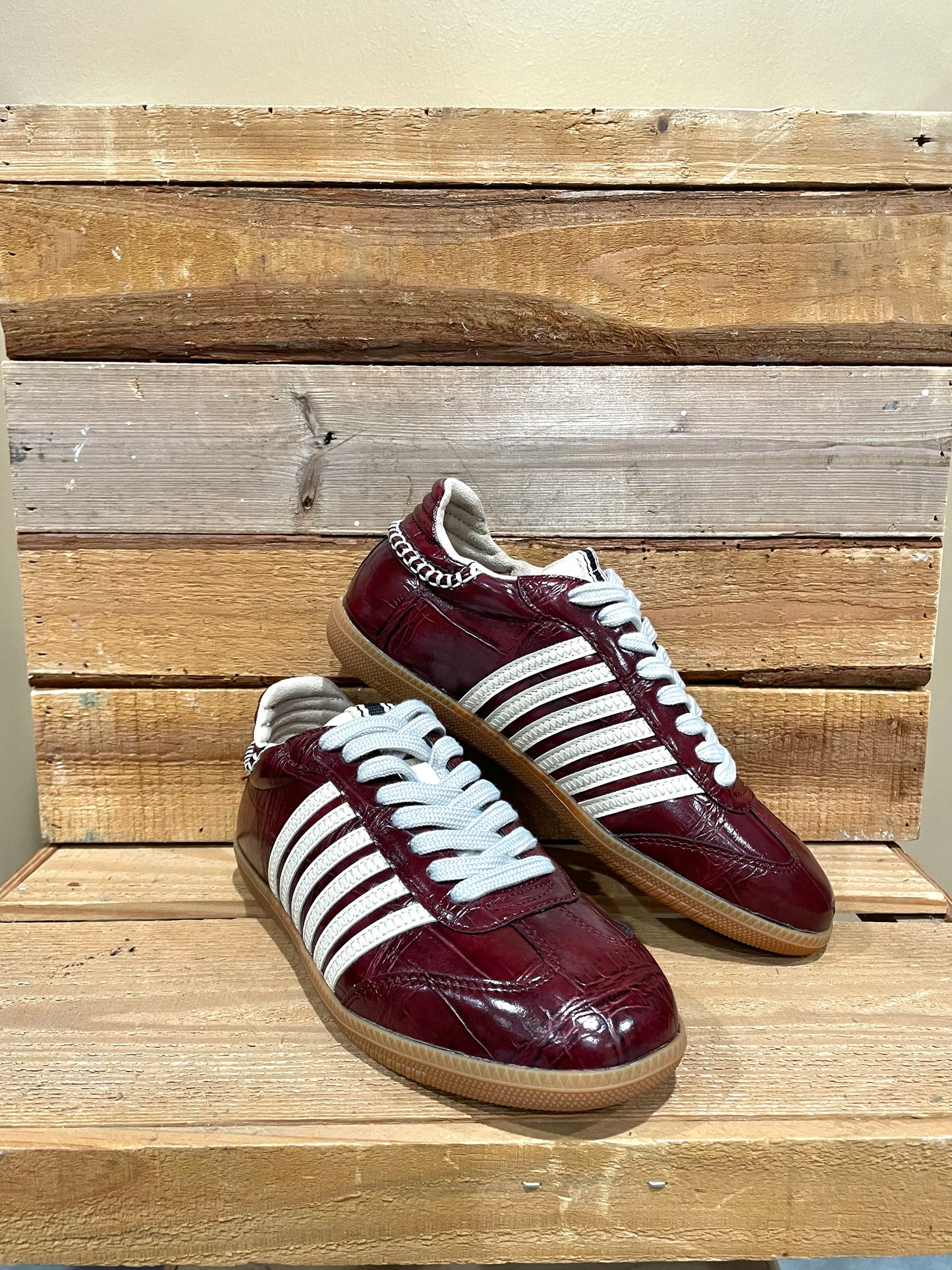 STELLA DARK RED SNEAKER