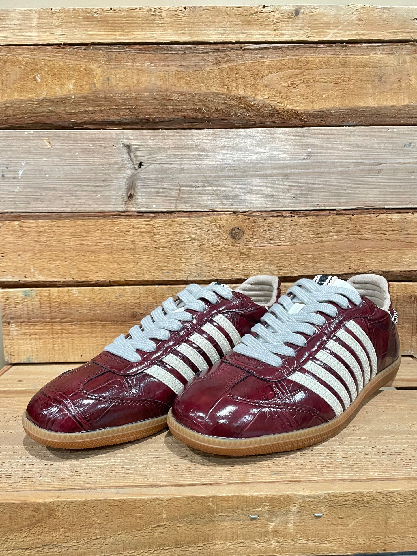 STELLA DARK RED SNEAKER