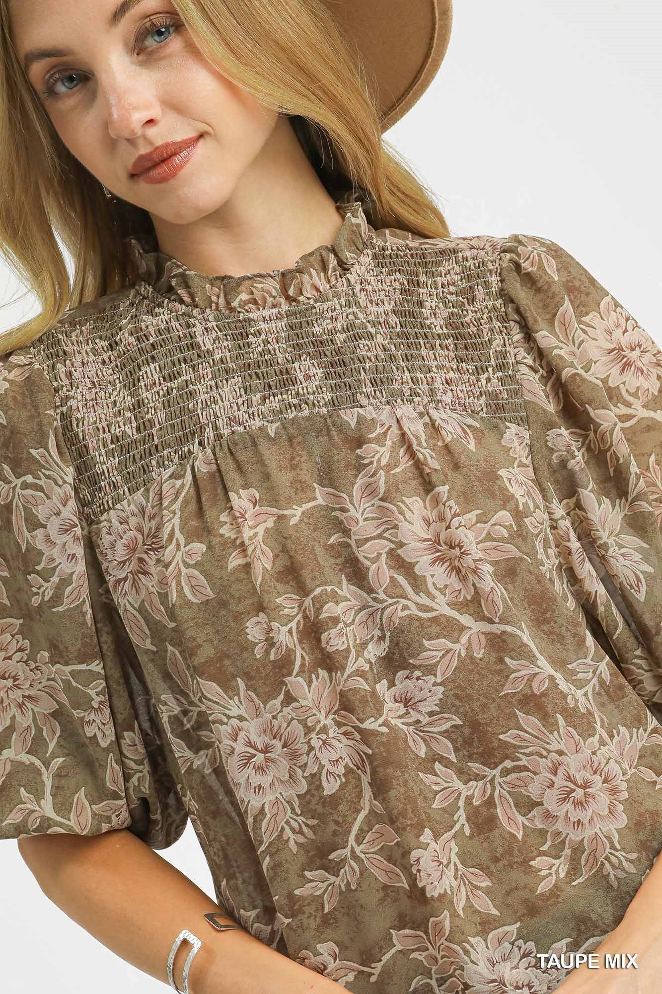SMOCKED FLORAL TOP