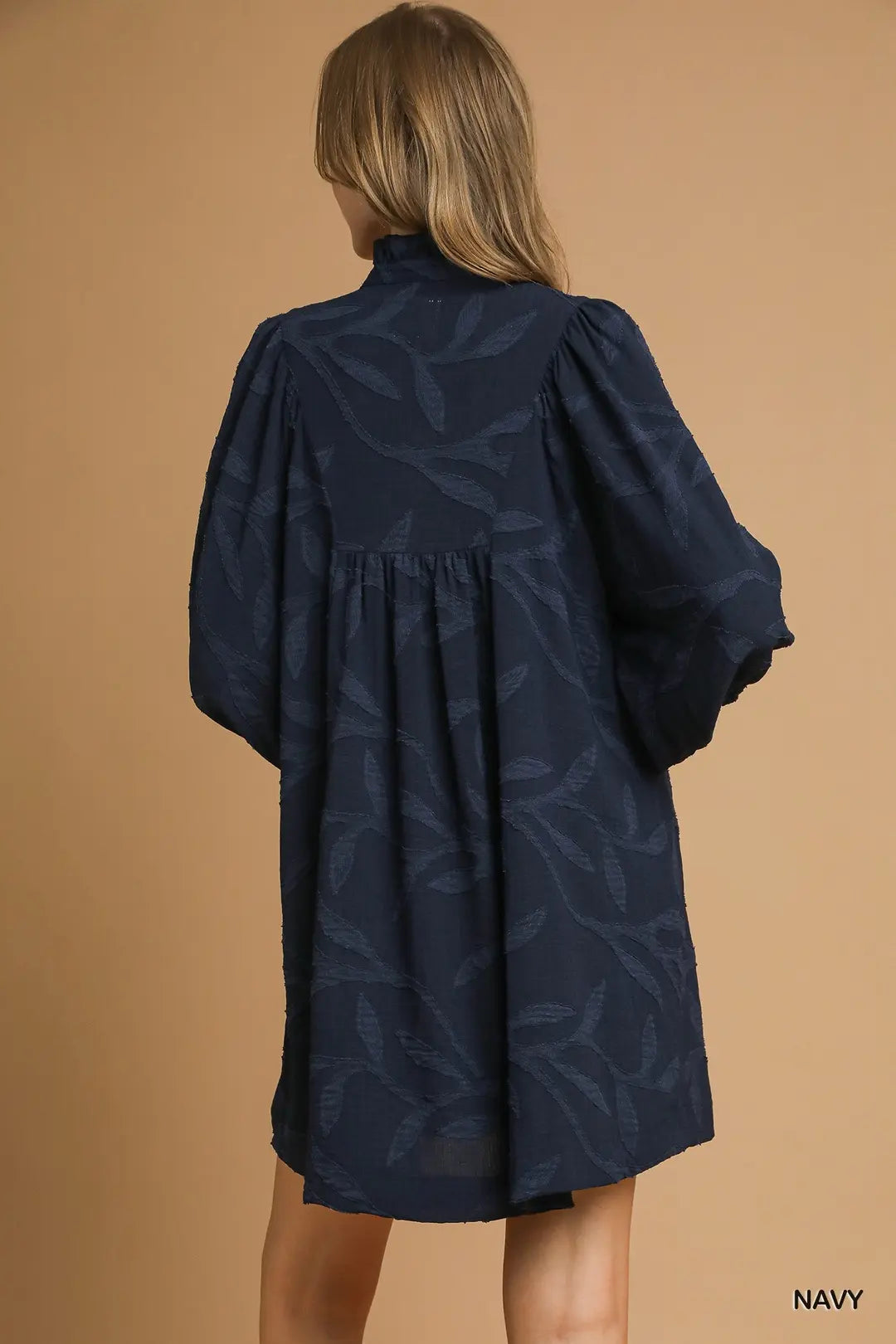 LEAF TEXTURED BUTTON TOP