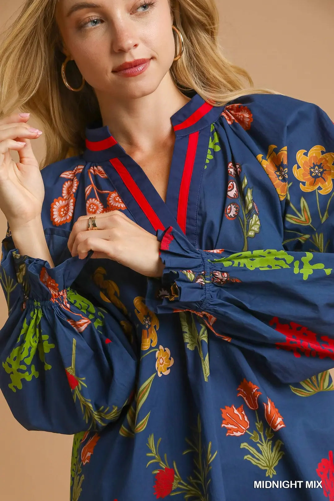 OPEN COLLAR FLORAL TOP