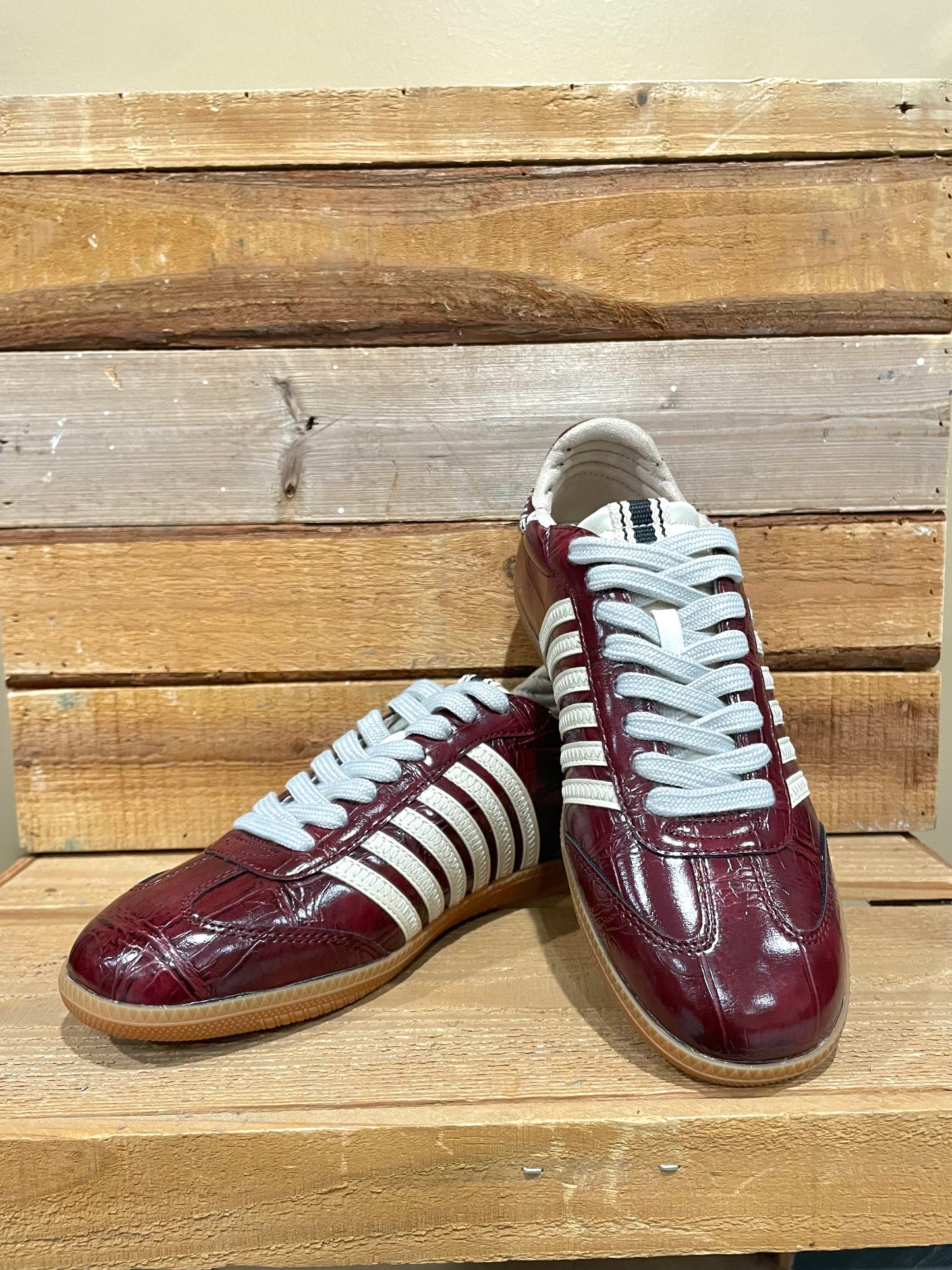 STELLA DARK RED SNEAKER