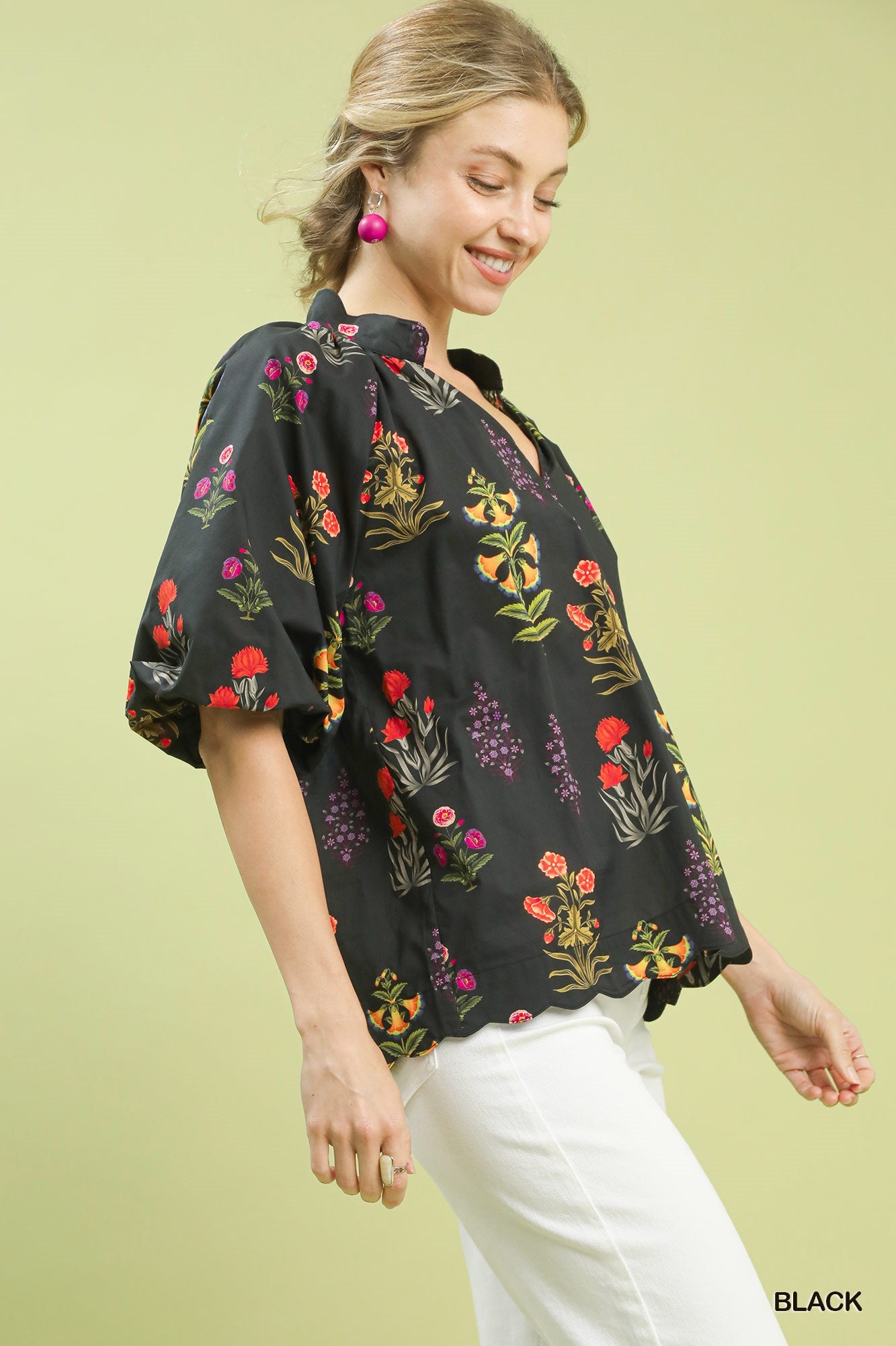 SCALLOP FLORAL BLACK TOP