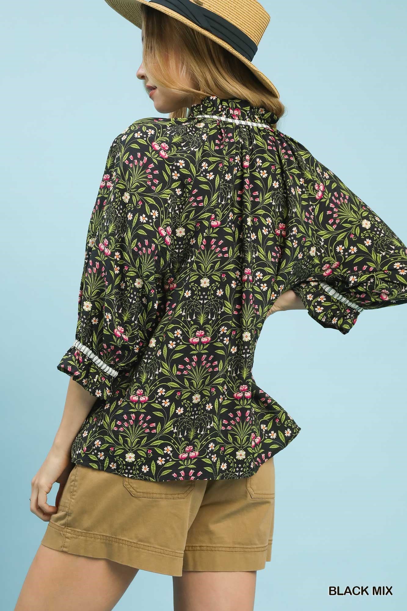 BLACK MIX FLORAL BUTTON TOP