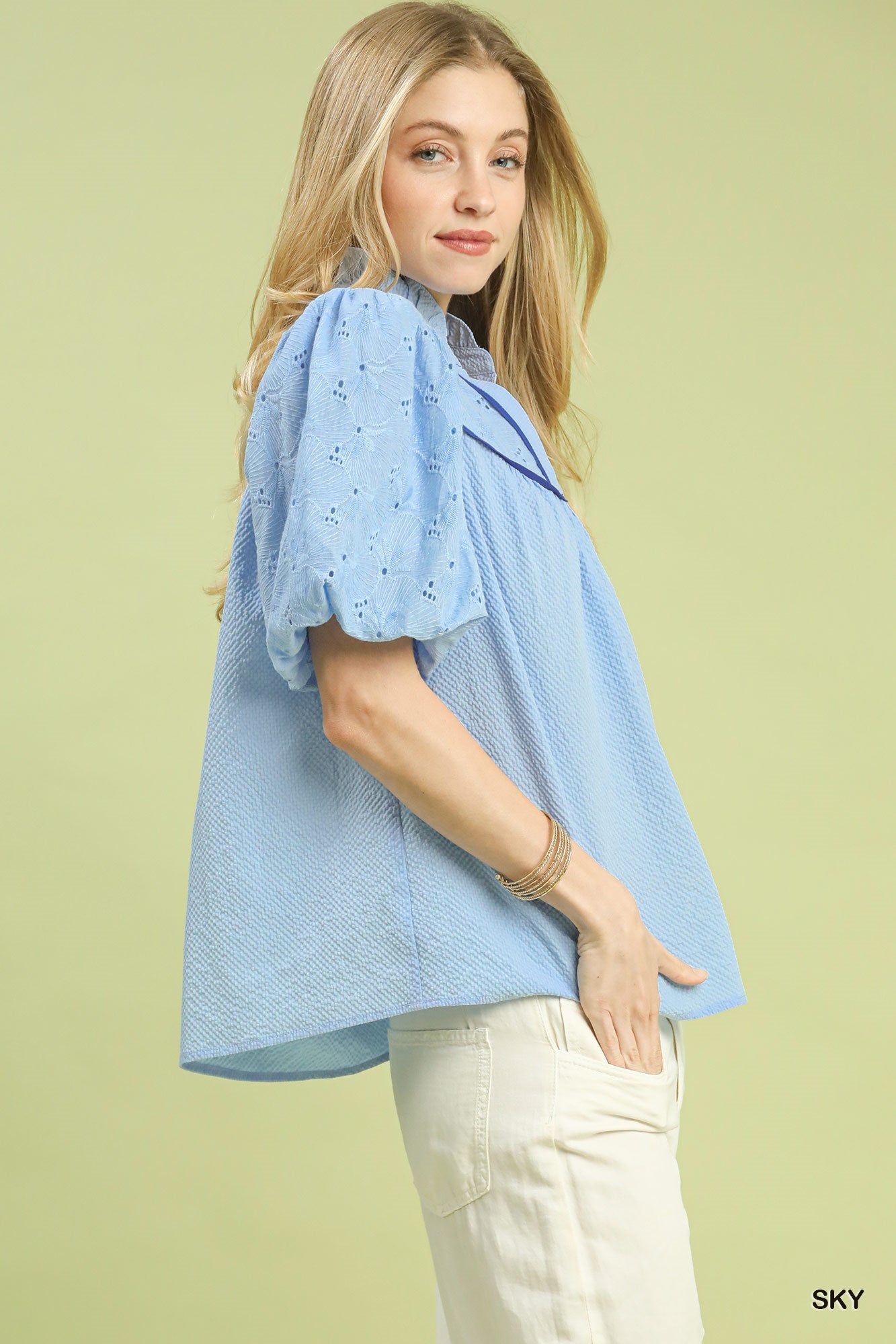 EYELET MIX BLUE TOP