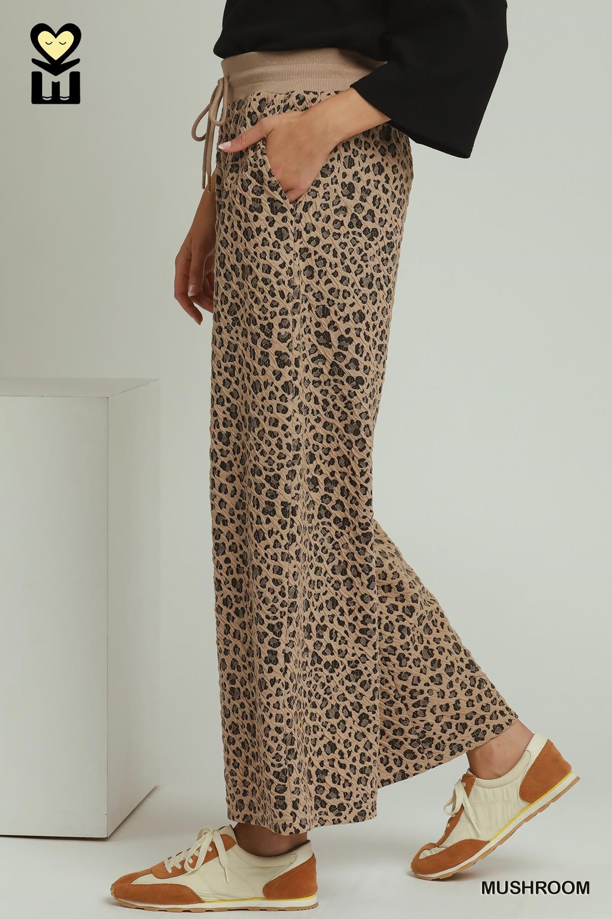 LEOPARD STRAIGHT PANTS